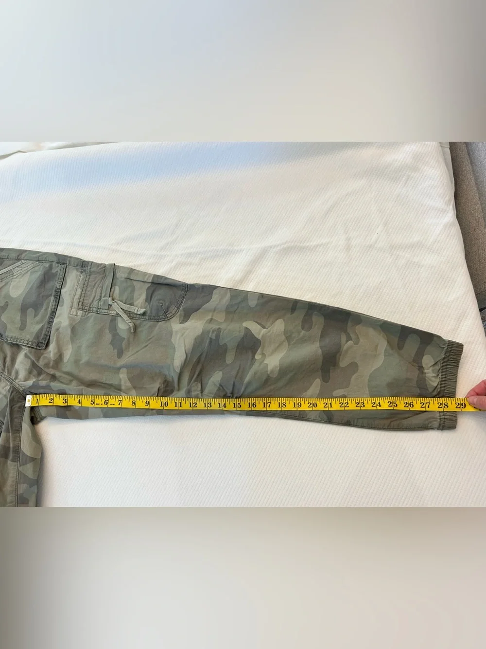 American Eagle Outfitters Olive Green Camo Joggers - Picture 9 of 9